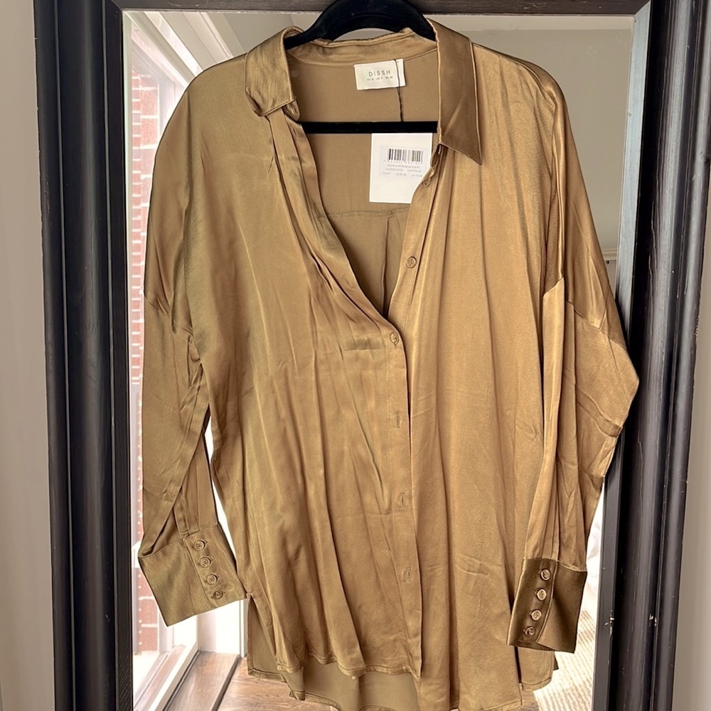 DISSH *NWT* Simone Gold Satin Shirt Size US4/AUS08